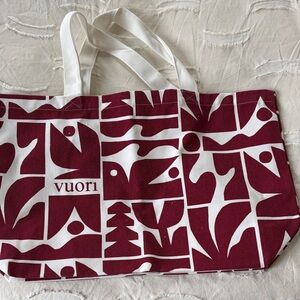 NWT Vuori Tote - Strawberry